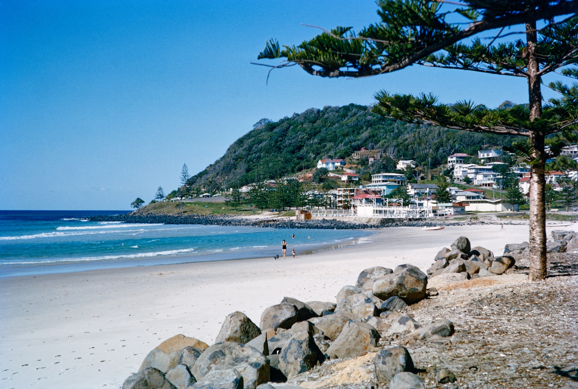 burleigh-heads-walking-guide Burleigh Heads beach looking south towards the headland and national park on a clear day